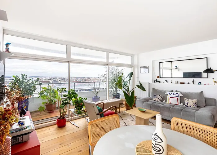 Guestready - High-Rise Haven With Attractive Views